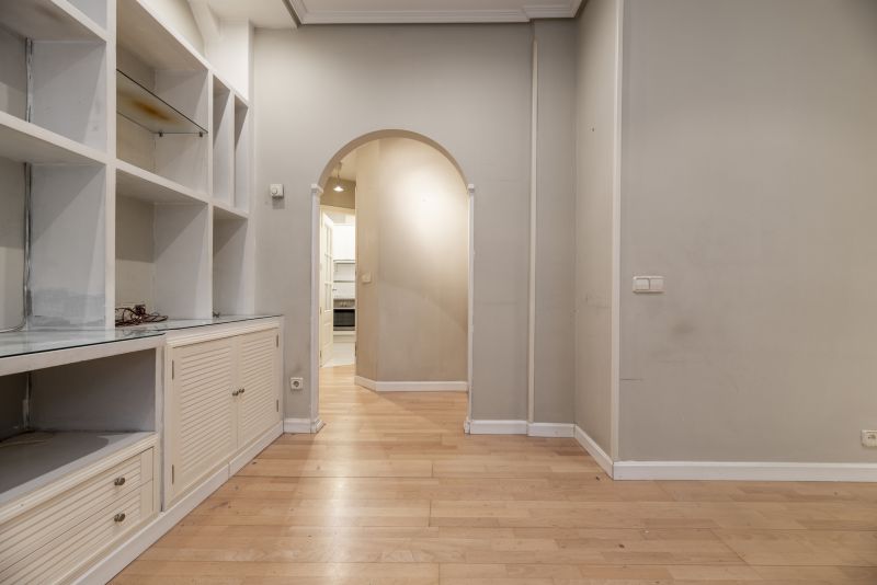 Built In Bookshelves Installation